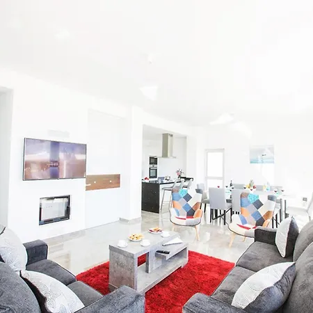Willa The Complete Guide To Renting Your Exclusive Holiday In With Private Pool And Close To The Beach 1562