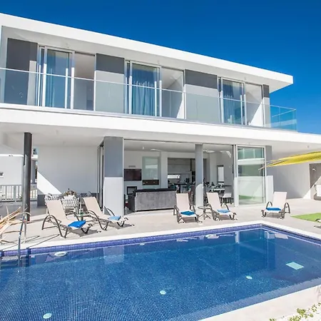 The Complete Guide To Renting Your Exclusive Holiday In With Private Pool And Close To The Beach 1562 Villa Protarász