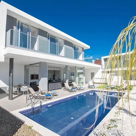 The Complete Guide To Renting Your Exclusive Holiday In With Private Pool And Close To The Beach 1562 *